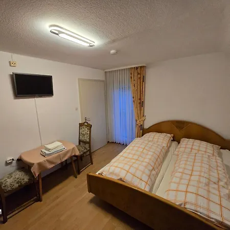 Inn Gasthof-pension Berghof